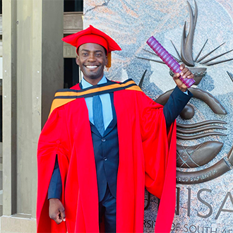 Dr%20Maluleke_Grad_2025_body.png