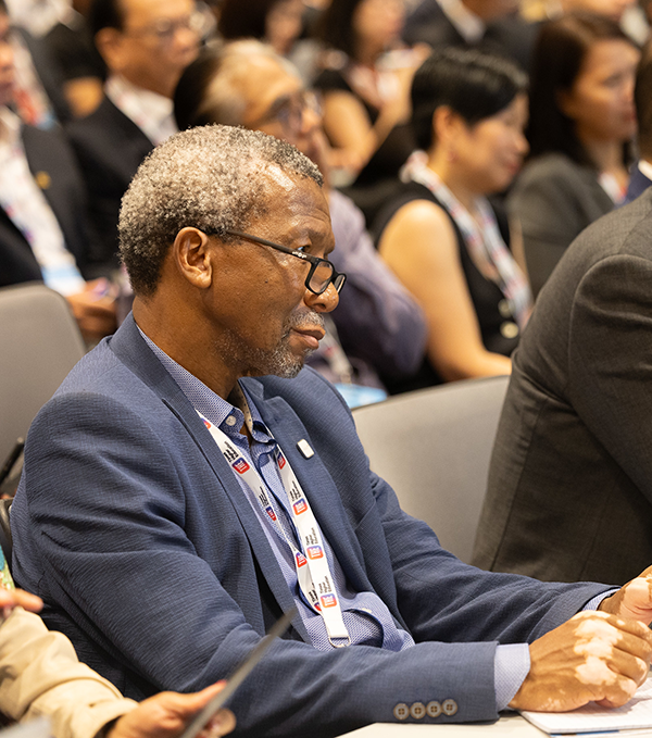 Prof%20Solomon%20Magano,%20Unisa%E2%80%99s%20Acting%20Vice-Principal:%20Institutional%20Development,%20attending%20one%20of%20the%20sessions