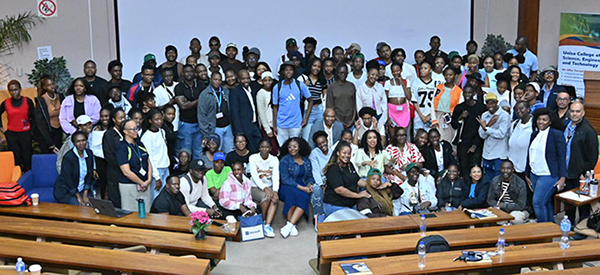 Unisa%20connects%20academia_Body2.png