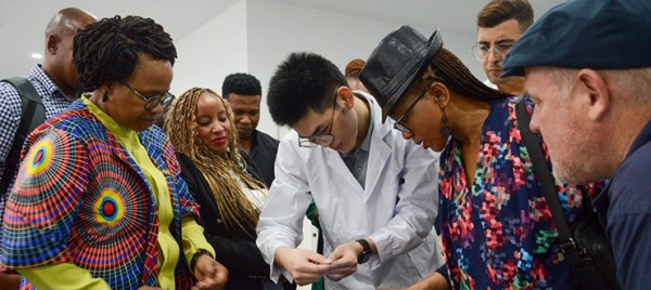 Unisa%20deleggation%20touring%20the%20joint%20Unisa-JAR%20Labs