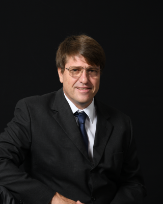 Prof R Meisner