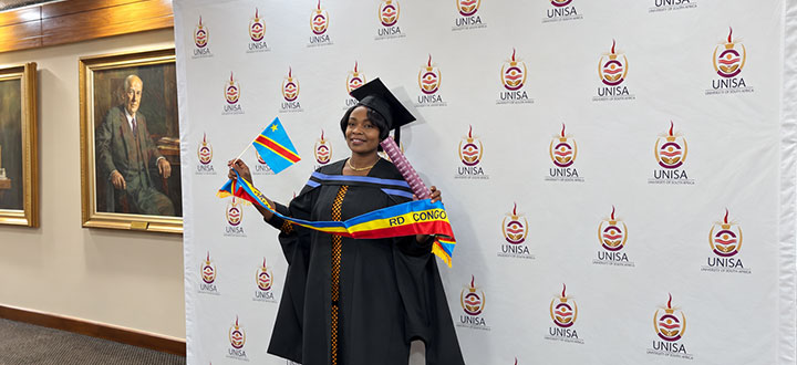 Teaser-Spring-Grad-uni.jpg