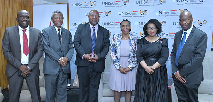 Unisa%20dignitaries_body_2.jpg